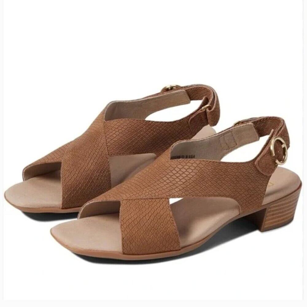 Munro Jenny Sandals Size 8.5W New $190